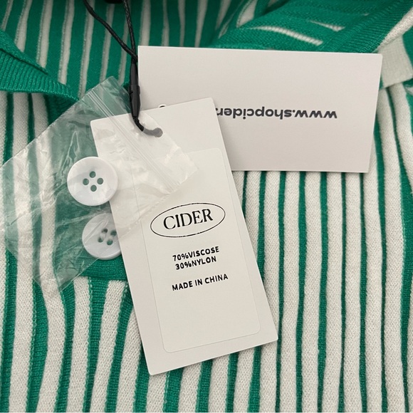 NWT Cider Stripe Knit Slim Green and White Polo Ribbed Crop Top Size Medium - Picture 2 of 9
